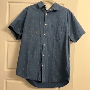 NWOT Plugg blue martini print button down size large.